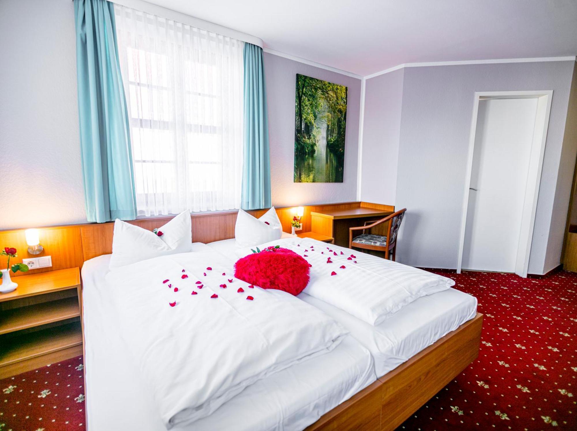 Hotel Zum Goldenen Löwen Peitz Buitenkant foto